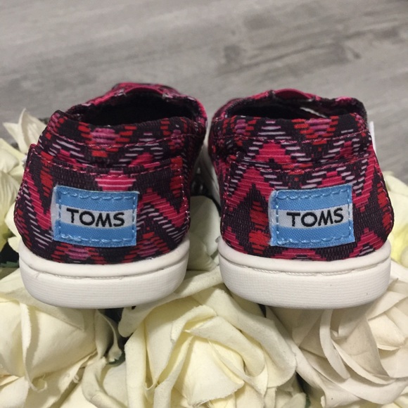 TOMS Geotextile Print Classic Slip-On Shoe - Picture 5 of 7